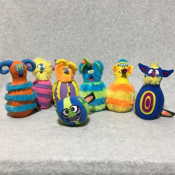 Melissa and Doug Monster Bowling Soft Plush Indoor Game 6 Pins 1 Ball - Picture 1 of 11